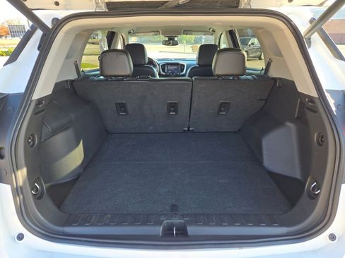 Used 2022 GMC Terrain SLT image 18