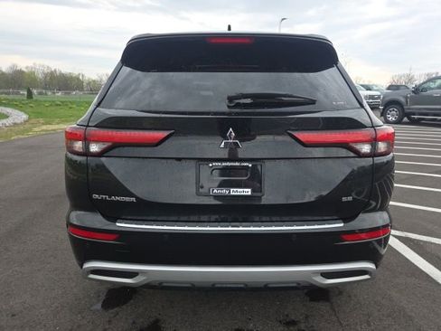 Used 2022 Mitsubishi Outlander SE image 9