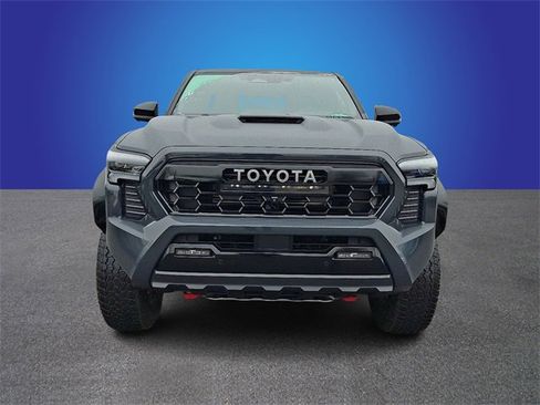Used 2025 Toyota Tacoma TRD Pro image 2