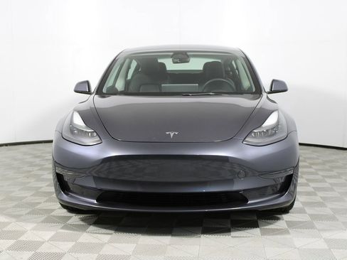 Used 2023 Tesla Model 3 Standard Range image 2