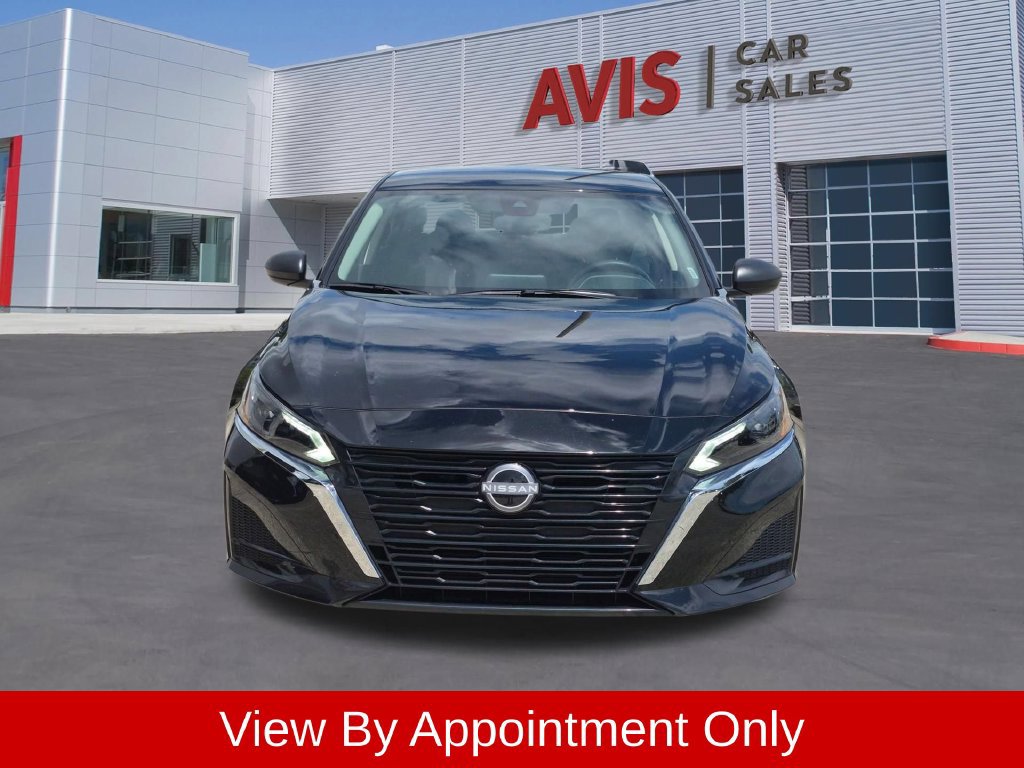 Used 2025 Nissan Altima 2.5 SV FWD image 2