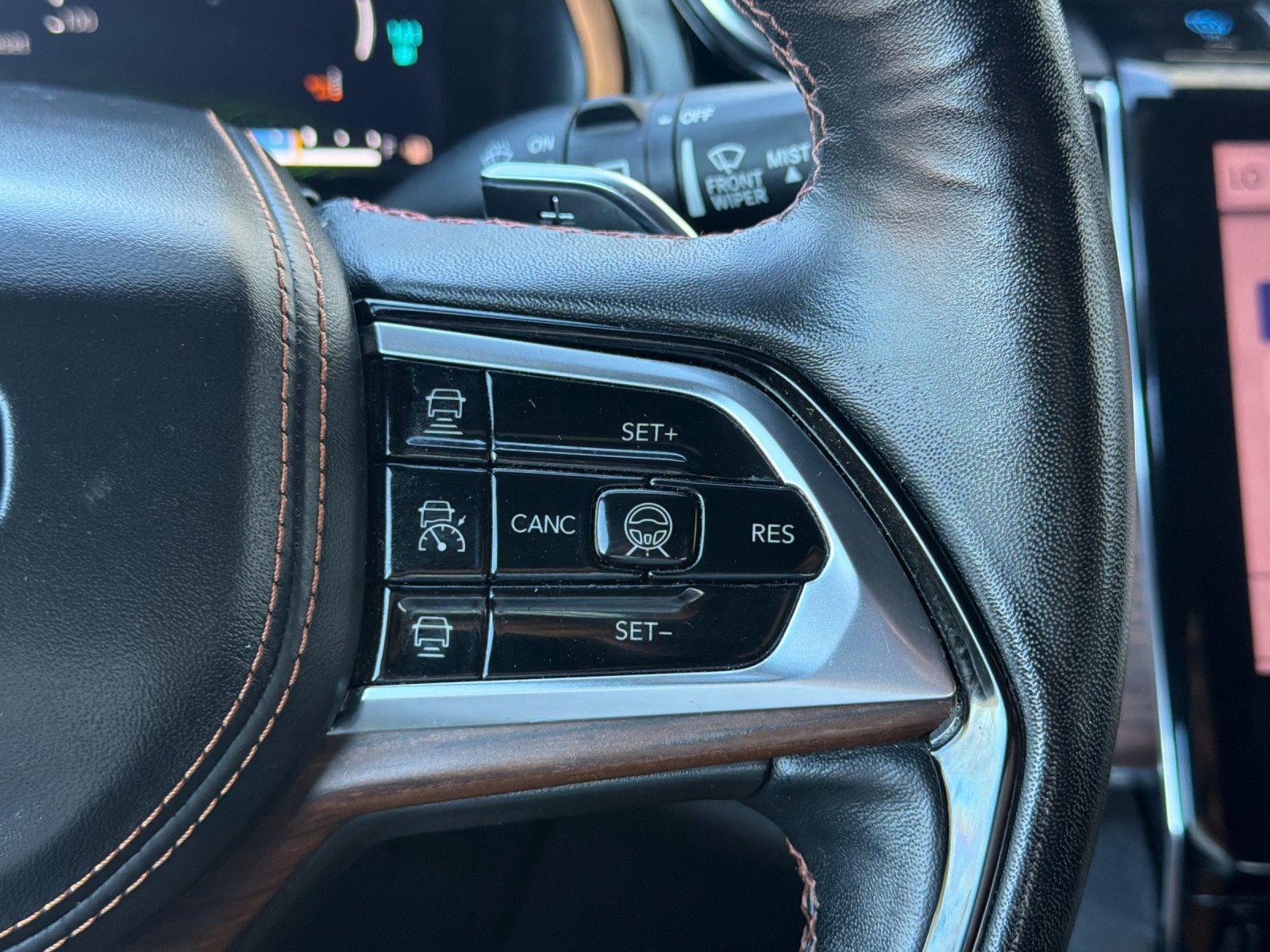 Used 2023 Jeep Grand Cherokee Summit w/ Advanced Protech Group IV AWD/4WD image 30