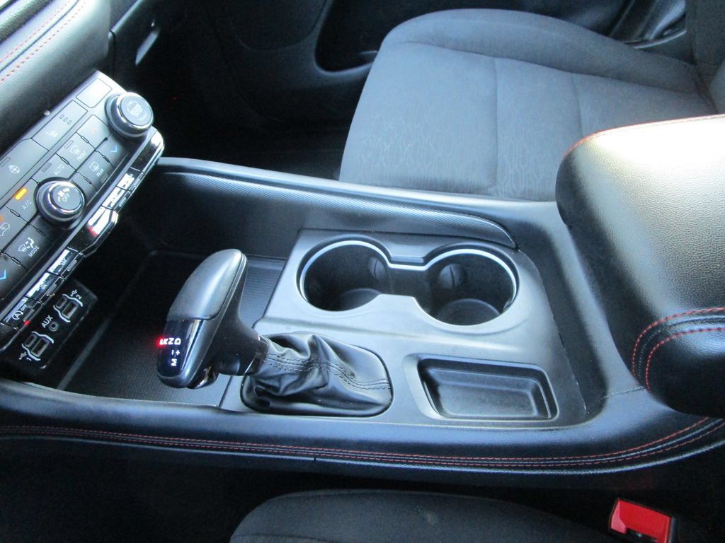 Used 2025 Dodge Durango GT AWD/4WD image 35