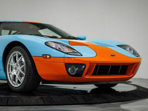 Used 2006 Ford GT image 46