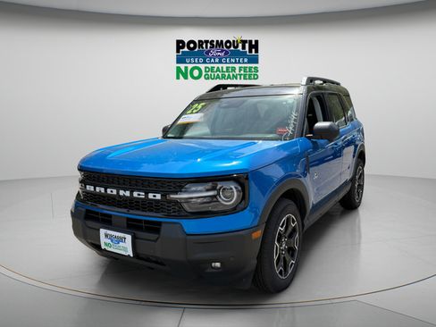 Certified 2025 Ford Bronco Sport Outer Banks w/ Outer Banks Tech Package+ AWD/4WD image 24