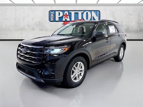New 2026 Ford Explorer Active RWD image 3