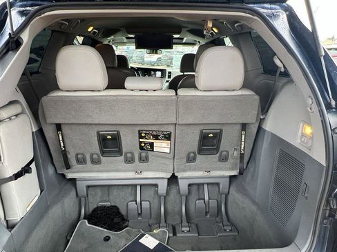 Used 2020 Toyota Sienna XLE Premium image 10