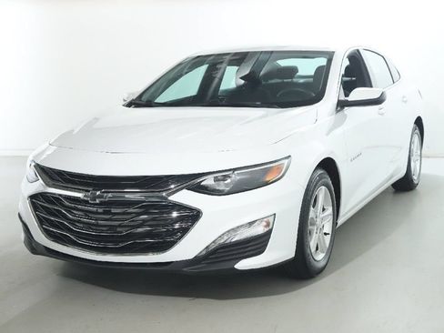 Used 2023 Chevrolet Malibu LT w/ Driver Confidence Package FWD image 3