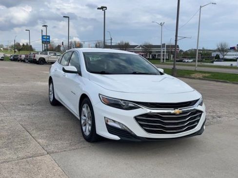 Used 2024 Chevrolet Malibu LT image 3