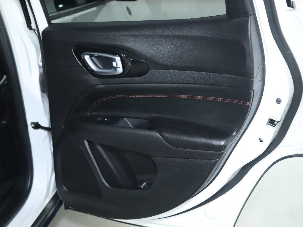 Used 2025 Jeep Compass Trailhawk AWD/4WD image 30
