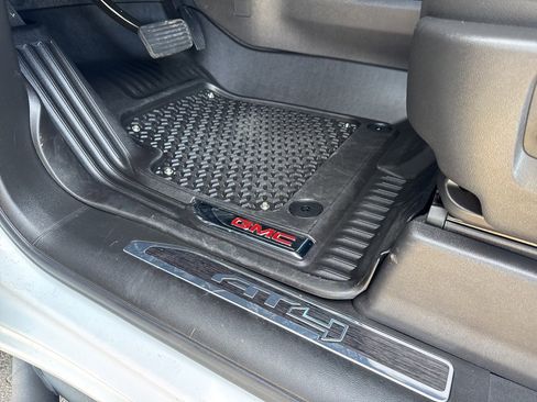 Used 2025 GMC Sierra 1500 AT4 w/ AT4 Premium Package image 11