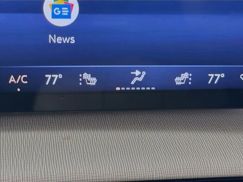 Used 2025 Buick Enclave Preferred FWD image 23
