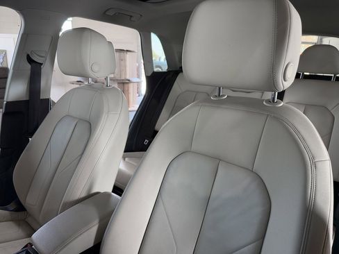 Used 2020 Audi Q3 2.0T Premium Plus w/ Premium Plus Package image 35