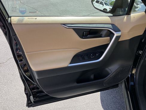 Used 2023 Toyota RAV4 LE image 13