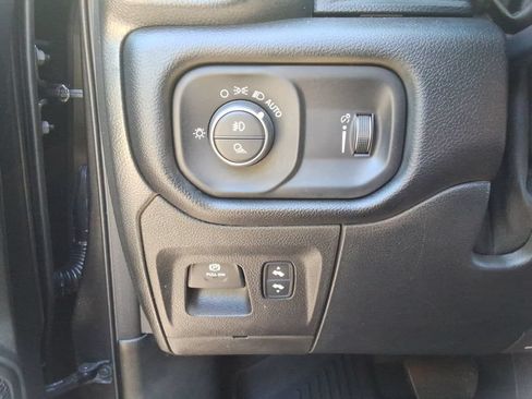Used 2022 RAM 1500 Big Horn AWD/4WD image 37