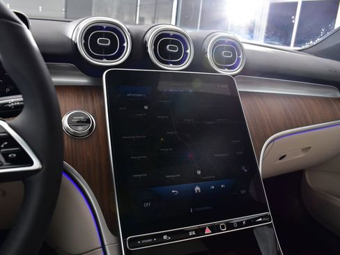 Certified 2025 Mercedes-Benz C 300 4MATIC Sedan image 19