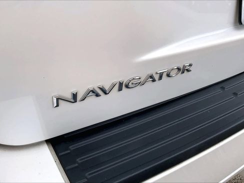 Used 2017 Lincoln Navigator Select AWD/4WD image 31