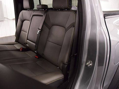 Used 2024 Chevrolet Colorado ZR2 w/ ZR2 Convenience Package III image 34