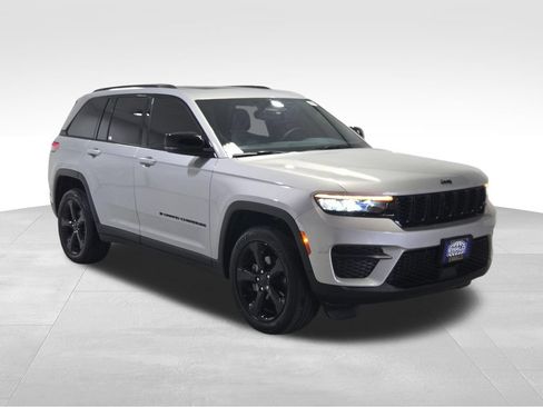 Certified 2023 Jeep Grand Cherokee Altitude AWD/4WD image 21