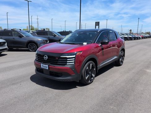 Used 2025 Nissan Kicks SR AWD/4WD image 24
