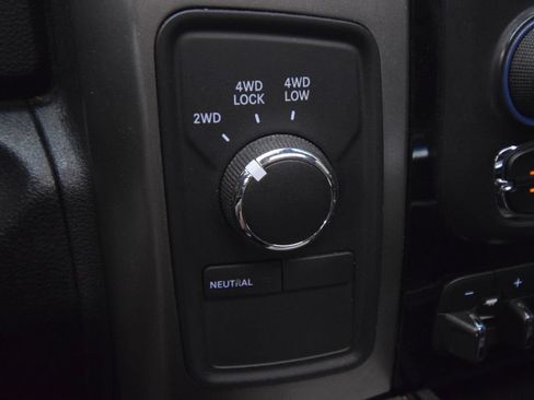 Used 2018 RAM 2500 Big Horn w/ Sport Appearance Group AWD/4WD image 35