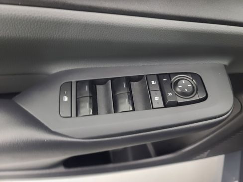 Used 2025 Toyota Prius LE image 21