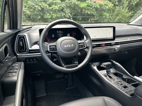 Used 2025 Kia Sorento EX w/ Panoramic Sunroof Package AWD/4WD image 28