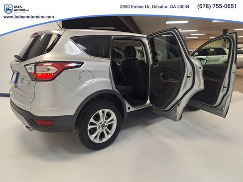 Used 2017 Ford Escape SE FWD image 13