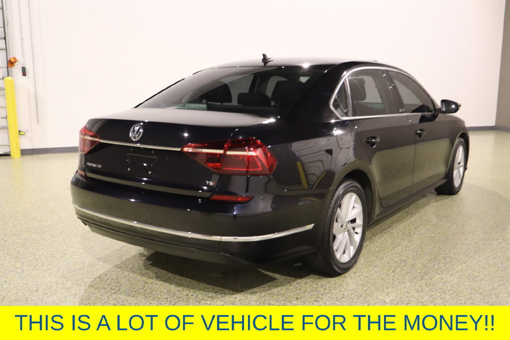 Used 2018 Volkswagen Passat 2.0T SE FWD image 12