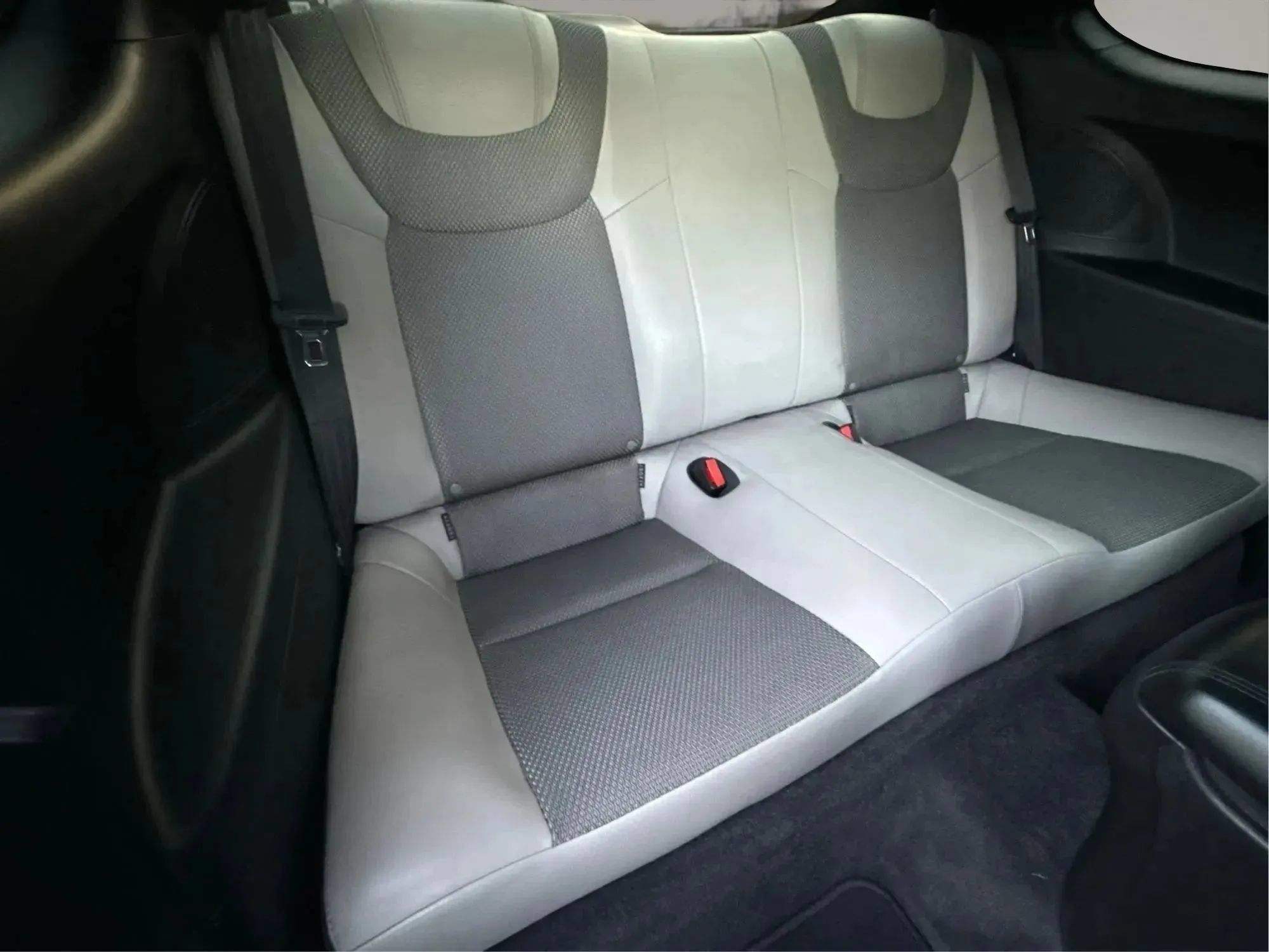 Used 2013 Hyundai Genesis 2.0T RWD image 23