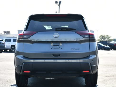 Used 2024 Nissan Rogue SV AWD/4WD image 6