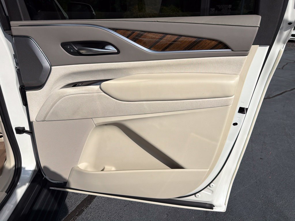 Used 2022 Cadillac Escalade ESV Sport Platinum AWD/4WD image 26
