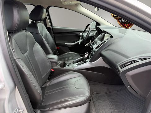 Used 2014 Ford Focus SE w/ Equipment Group 201A FWD image 18