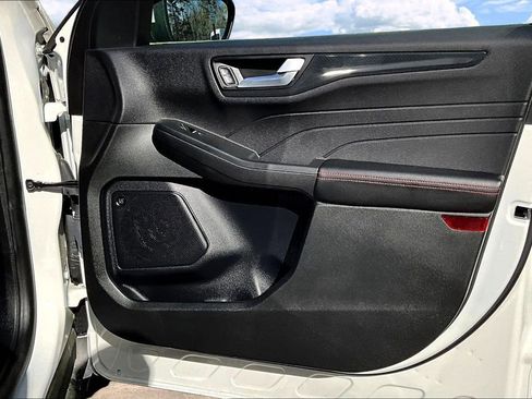 Used 2025 Ford Escape ST-Line Elite w/ Premium Technology Package image 30