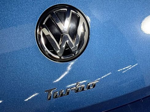 Used 2018 Volkswagen Beetle 2.0T S image 22