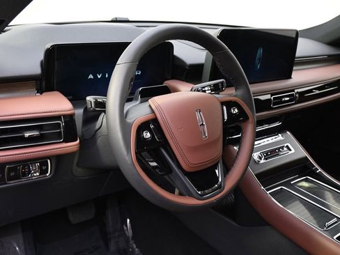 New 2026 Lincoln Aviator Reserve w/ Jet Appearance Package AWD/4WD image 11