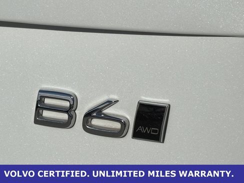 Certified 2025 Volvo XC90 B6 Plus image 9