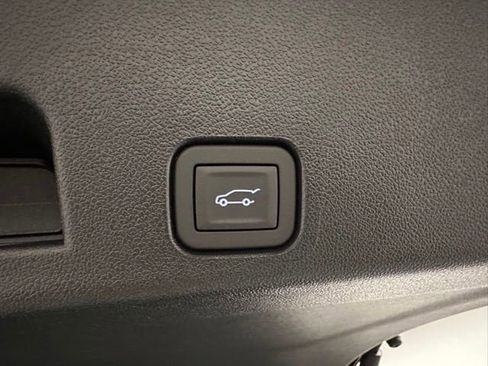 New 2026 Chevrolet Traverse RS w/ LPO, Floor Liner Package FWD image 25