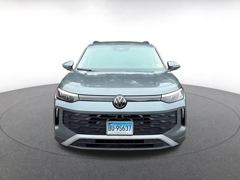 Used 2026 Volkswagen Tiguan SE AWD/4WD image 4