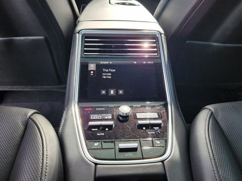 Used 2018 Porsche Panamera 4S image 12