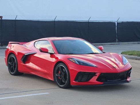Used 2021 Chevrolet Corvette Stingray Preferred Cpe w/ Z51 Performance Package RWD image 3