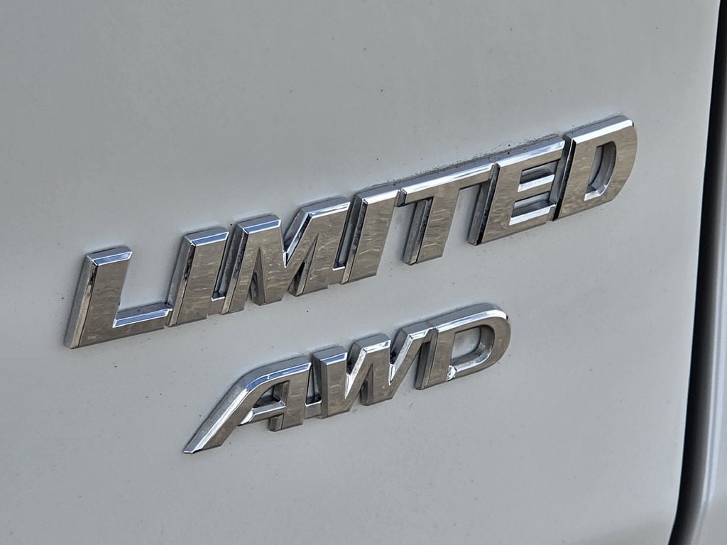 Used 2019 Toyota RAV4 Limited w/ Cold Weather Package AWD/4WD image 11
