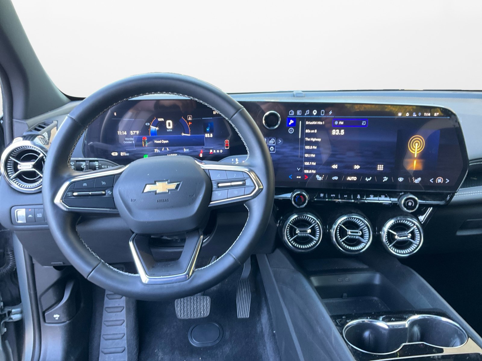 Used 2024 Chevrolet Blazer EV LT AWD/4WD image 11