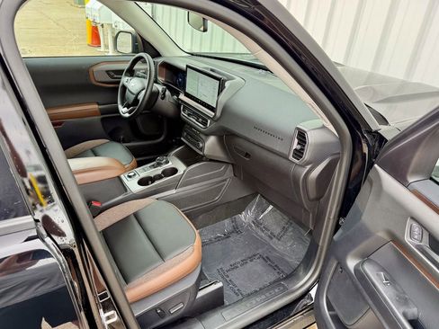 Certified 2025 Ford Bronco Sport Outer Banks w/ Outer Banks Tech Package+ AWD/4WD image 20