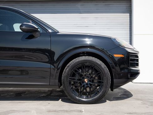 New 2026 Porsche Cayenne Coupe AWD/4WD image 9