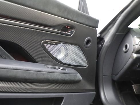 Used 2025 Aston Martin Vanquish image 31