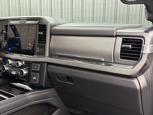 Used 2025 Ford F450 Platinum w/ Camper Package image 39