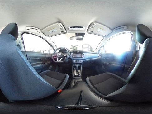 Used 2025 Nissan Versa SV FWD image 40