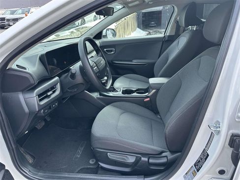 Used 2025 Kia K4 LXS image 14