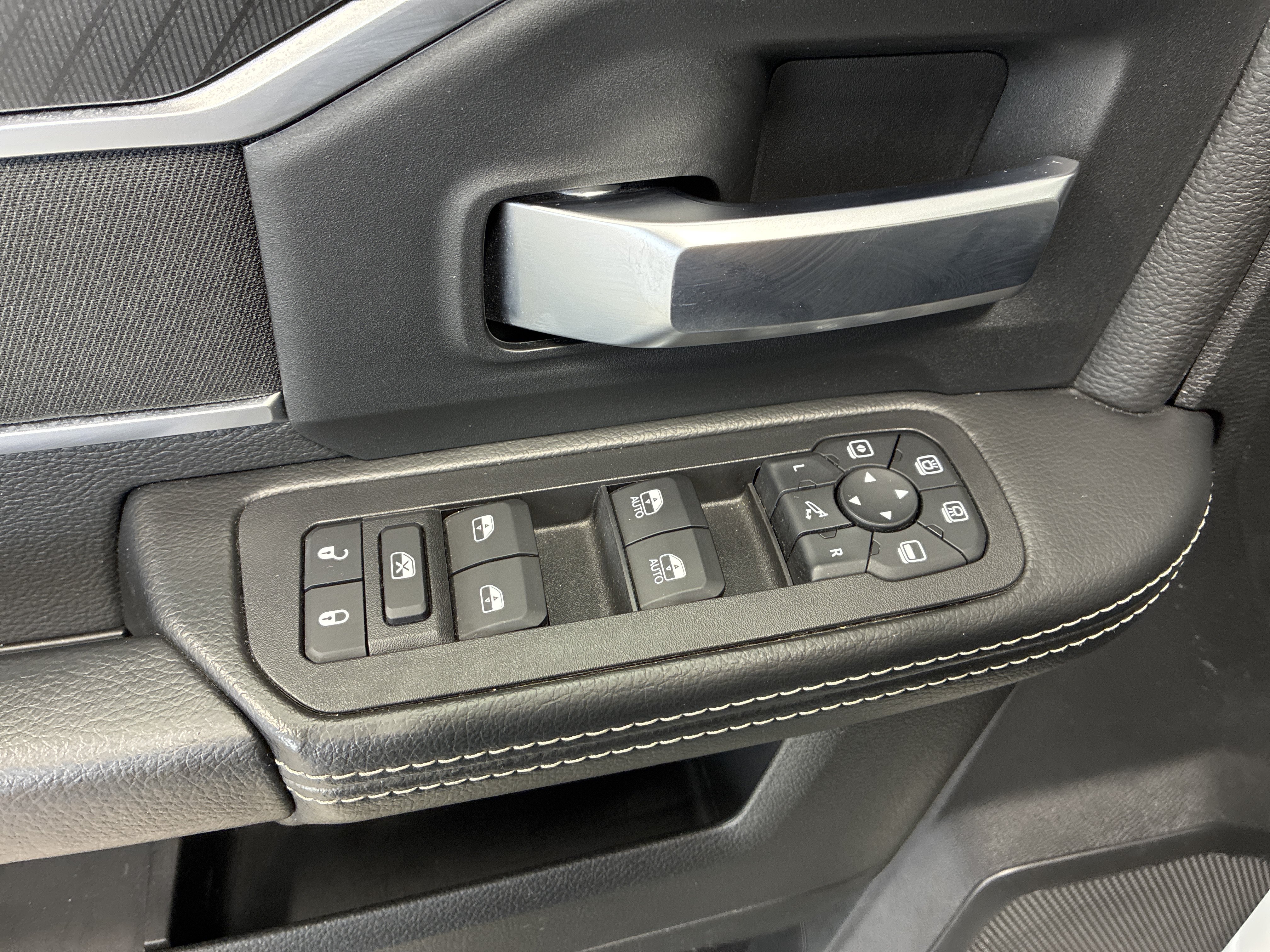 Certified 2025 RAM 2500 Big Horn AWD/4WD image 20